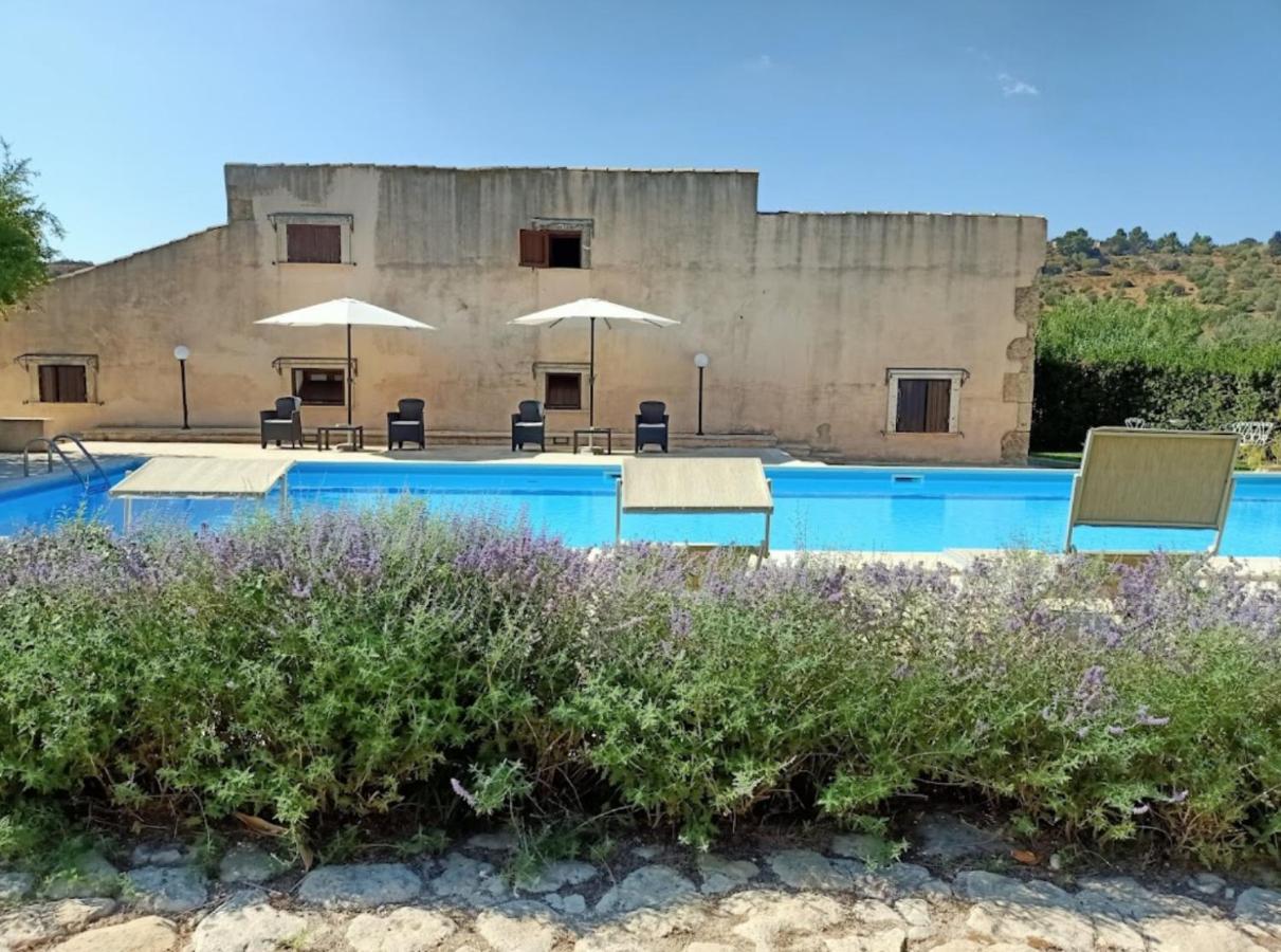 Agriturismo La Fiumara Villa Noto Exterior photo